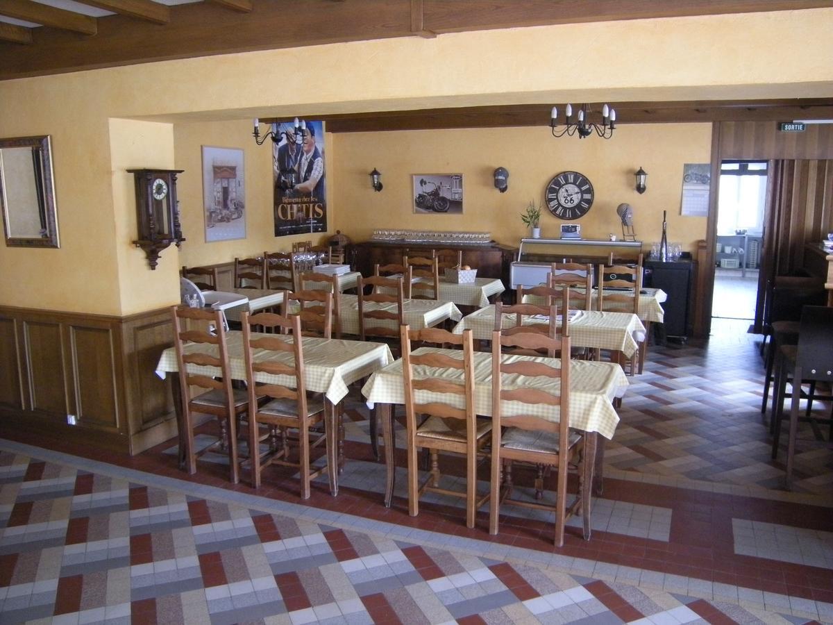 Hotel Gites Des Touristes Vollore-Montagne Екстериор снимка