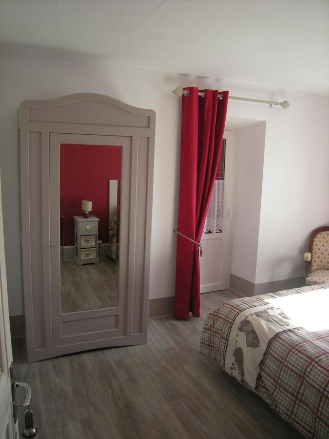 Hotel Gites Des Touristes Vollore-Montagne Екстериор снимка